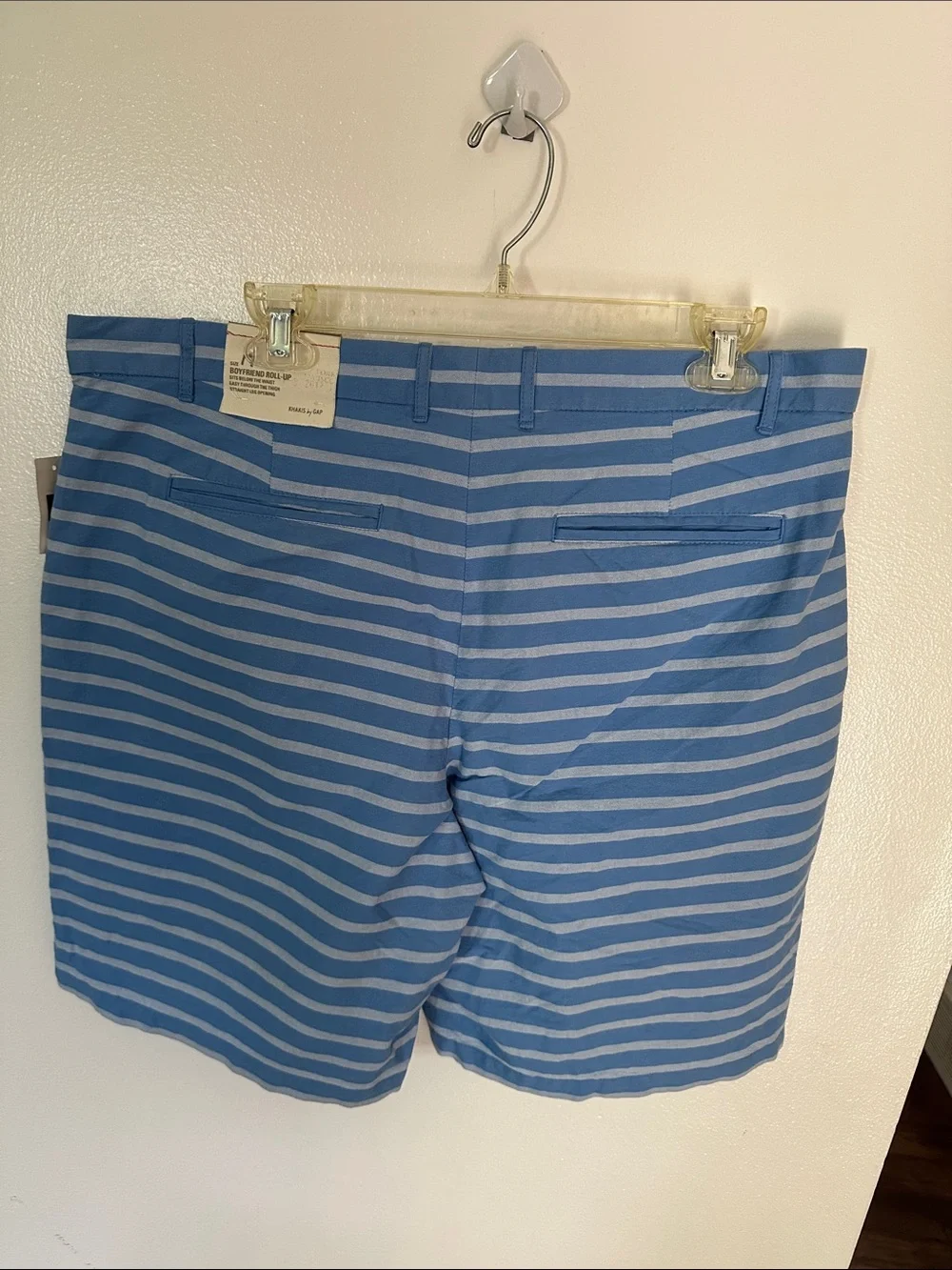 NWT GAP Women's Blue and Light Blue Striped Flat Front Shorts